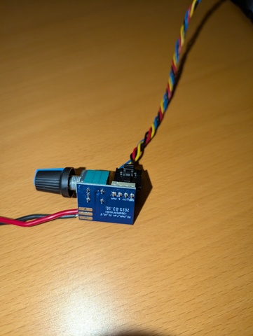 The modified fan connector connected to the PWM controller.